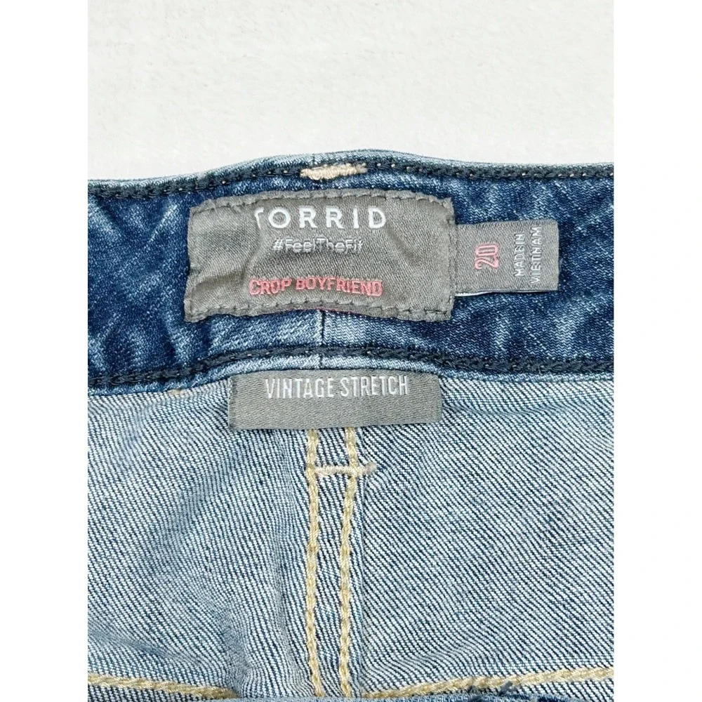 Torrid Crop Boyfriend Jeans Vintage Stretch Distressed Raw Hem Blue Size 20